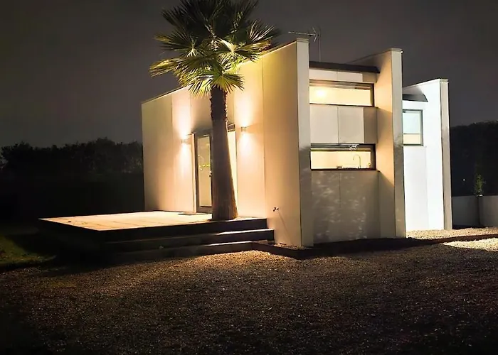 Interno 8 度假居 *